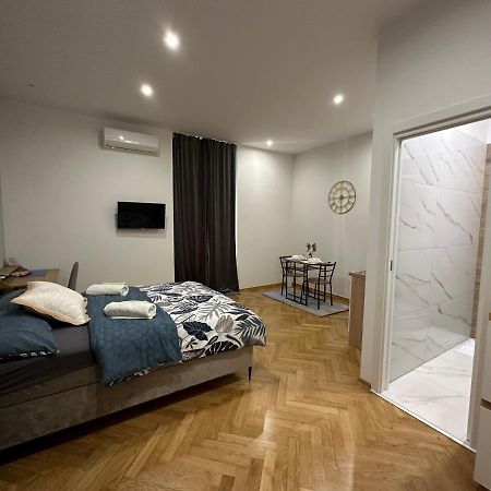 Studio Apartment Fiorello I 里耶卡 外观 照片